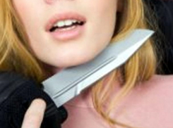 Пьяный житель Шахт  представил нож к горлу жены и угрожал убить