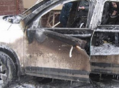 В Шахтах сгорел еще один автомобиль