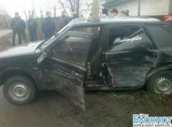 В Шахтах водитель иномарки врезался в «Ваз-2109», движущийся по встречной полосе