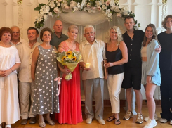 Супруги Мельниковы из Шахт отметили «золотую свадьбу»