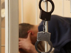 На более чем 10 лет лишения свободы осужден житель Шахт за оптовую торговлю наркотиками