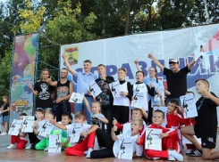 Во всех районах города идут празднования Дня Шахтёра и Дня города