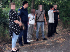 На въезде в Шахты в лесополосе найден труп женщины