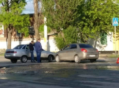 «Десятка» и «Черри» не поделили дорогу в Шахтах