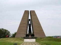 Капитальный ремонт мемориала жертвам фашизма в Шахтах перенесли