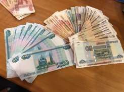 Более 2 миллионов рублей отдала «полицейскому курьеру» 73-летняя шахтинка 