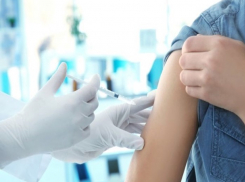 В Шахтах идет вакцинация против гриппа