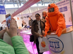 Разработанная шахтинскими учеными «умная» одежда вызвала интерес на Московском международном салоне