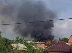 В Шахтах в Новом поселке на Артеме сгорел дом