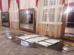 В холоде и сырости занимаются дети в ГДК в Шахтах