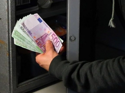 Под Шахтами работник похитил из офиса 5 млн рублей, купил себе автомобиль BMW и погасил кредит