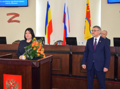 Экс-председатель шахтинской Думы Ирина Жукова удостоена Благодарственного письма за развитие молодежного парламентаризма 