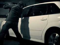 В Новошахтинске у пенсионера угнали «Шевроле»