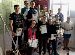 Первое место в общекомандном зачете завоевали пловцы из Шахт на Кубке Ростовской области