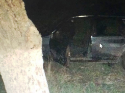 Две девушки-пассажирки и водитель пострадали в аварии не далеко от Шахт