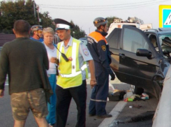 Погиб водитель BMW X5 в аварии перед въездом в Шахты