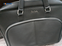 Покупки оплатил, но сумку забыл, а в ней ноутбук: шахтинец лишился имущества