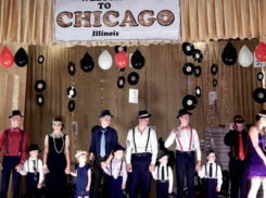 Выпускники школы № 50 поселка Таловый устроили гангстерскую вечеринку