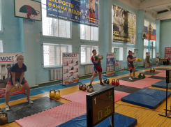 Областной турнир по гиревому спорту посвятили памяти великого тяжелоатлета Василия Алексеева