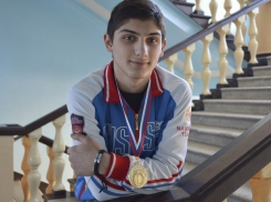 Шахтинец Давид Назарян завоевал «золото» на чемпионате России по тхэквондо