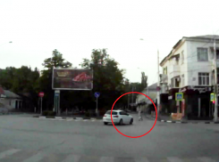 Женщина на БМВ сбила старушку на пешеходном переходе  в Шахтах