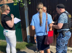Рейды по посещению недобросовестных налогоплательщиков прошли в Шахтах 