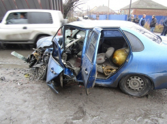 Разбился насмерть 25-летний водитель «Лады Калины», врезавшись в самосвал в Шахтах