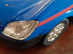 Дернул за ручку – дверь и открылась, а в бардачке оказались ключи