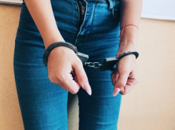 35-летнюю шахтинку задержали за хранение наркотиков 