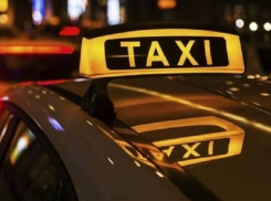Резко выросшие в праздники тарифы такси возмутили шахтинцев