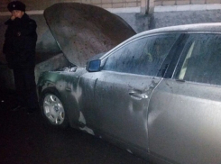 В Шахтах факелом полыхал БМВ, стоимостью около двух миллионов рублей