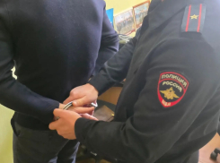 Пенсионер из Шахт обокрал частный дом на 180 тысяч рублей