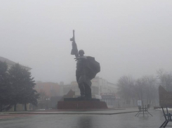 Символу города и гордости шахтинцев 37 лет: памятник Солдату – освободителю празднует День рождения