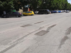 В Шахтах продолжается ремонт дорог