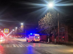 Сильный удар отбросил юношу на капот: на переходе сбили 17-летнего парня