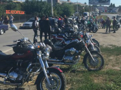 Погибших шахтинских мотоциклистов проводили в последний пусть автопробегом