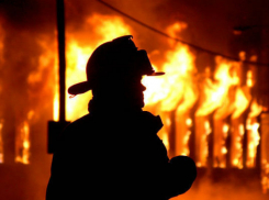 В соседнем с Шахтами городе Каменск-Шахтинский  при пожаре обнаружены 2 трупа