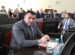 «Снимите розовые очки», - посоветовал депутат Дмитрий Приходько шахтинскому сити-менеджеру