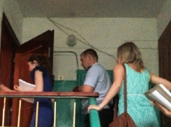 В Шахтах у двоих должников арестовали имущество