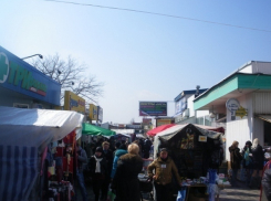 В Шахтах на «Артемовском рынке» распространяют запрещенные товары 