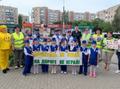 Акция «Заметный пешеход» прошла в Шахтах 