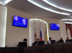 «Пощечиной народу» и «поркой депутатов» назвали заседание городской думы в Шахтах