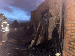 В поселке недалеко от Шахт в пожаре погибли пятеро 