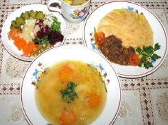 «Неправильное» мясо обнаружили в детском саду в Шахтах
