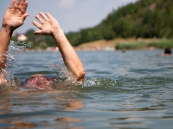 На городском пляже Шахт утонул пенсионер