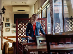 «Это, блин, не на неделю»: управляющая рестораном «Замок» объявила о закрытии заведения и обратилась к коллегам