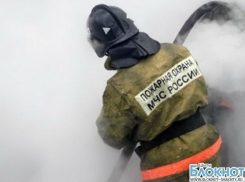 В Шахтах на улице Чернова произошел пожар