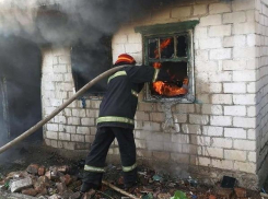 36-летняя женщина погибла при пожаре в Шахтах