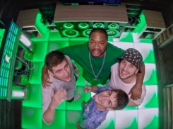 Экзибит сделал из деревянной избушки в Шахтах дом в стиле хай-тек