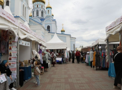 Мастер-классы по раскраске подставки для телефона и товары из Сербии, Греции и других стран: в Шахтах открылась православная ярмарка